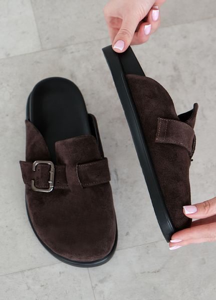 Женские шлепанцы клоги BAREFOOT шоколадные из натуральной замши 8465-28 фото