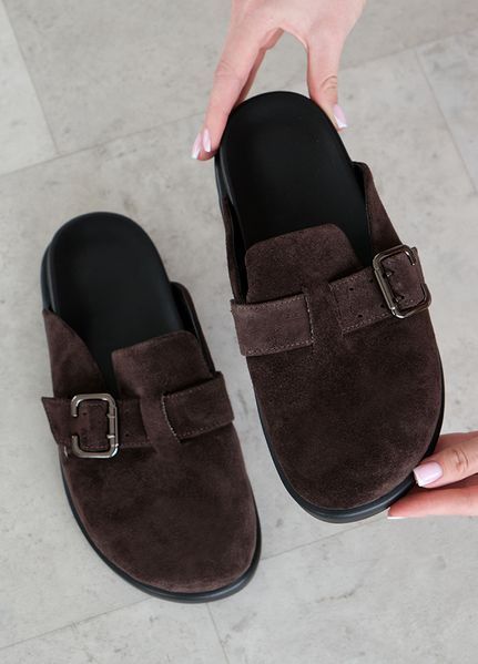 Женские шлепанцы клоги BAREFOOT шоколадные из натуральной замши 8465-28 фото