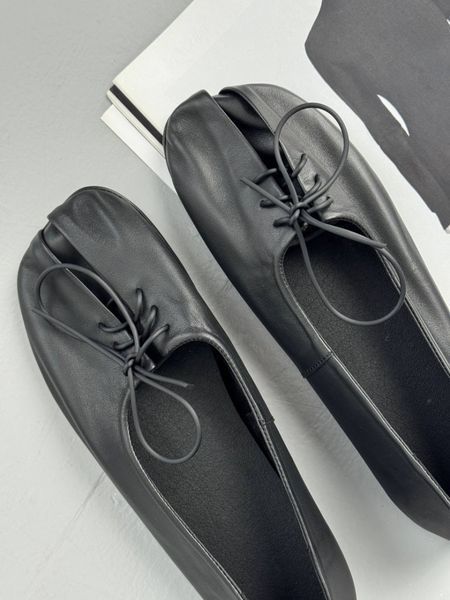 Женские кожаные балетки barefoot на шнуровке черные 4302 фото